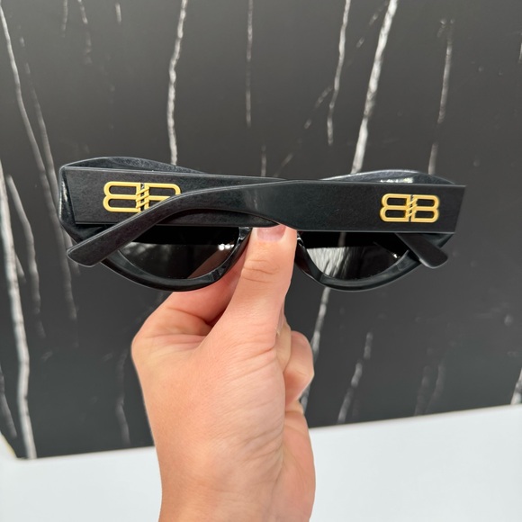 NEW BB0236S 001 BALENCIAGA BLACK WOMEN CAT EYE BALENCIAGA SUNGLASSES - Picture 8 of 12